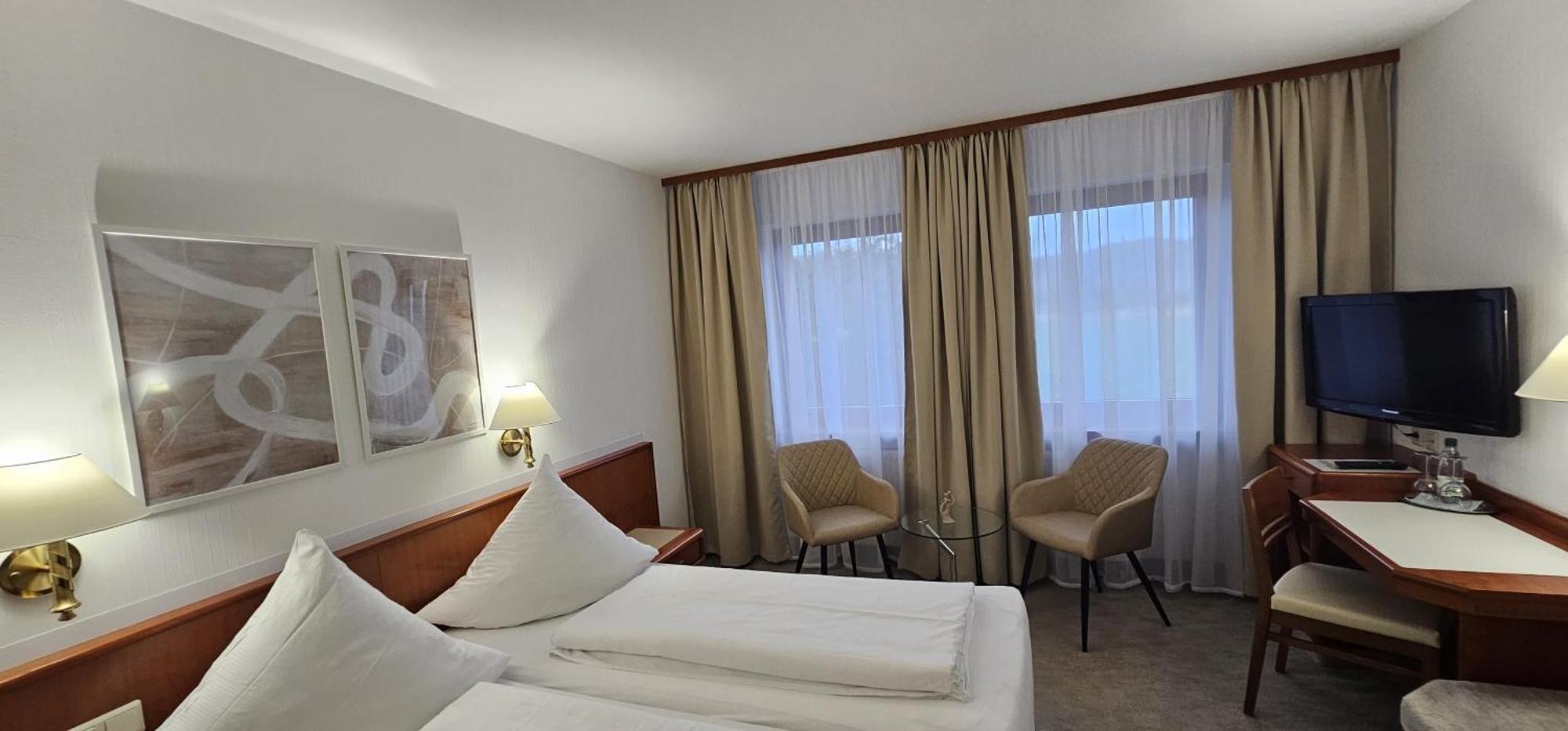 Hotel Garni Vierjahreszeiten Bad Staffelstein Eksteriør billede